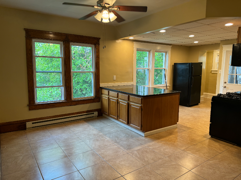 439 1/2 Elm Ave #439 - Photo 3 of 12