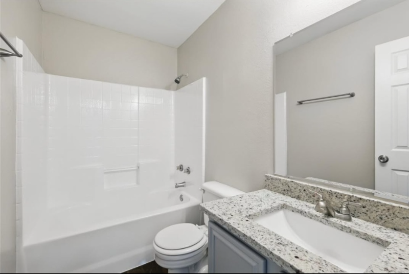 310 California Dr - Photo 6 of 12