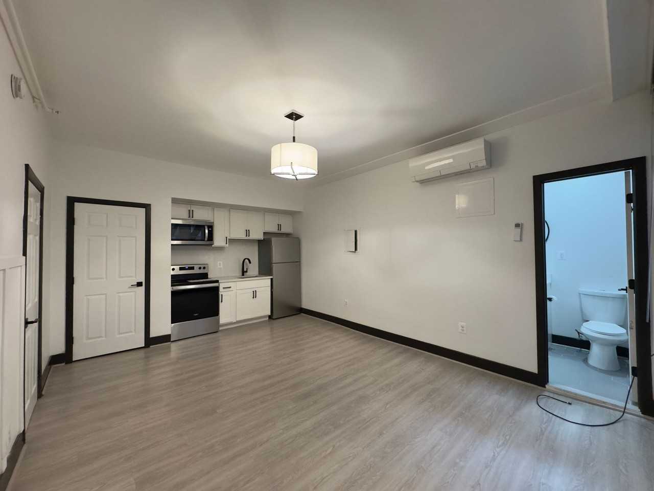 1005 N Charles St - Photo 3 of 7