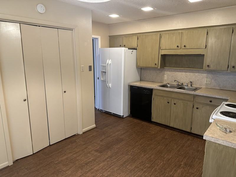 1427 W Fairmont St - Photo 5 of 19