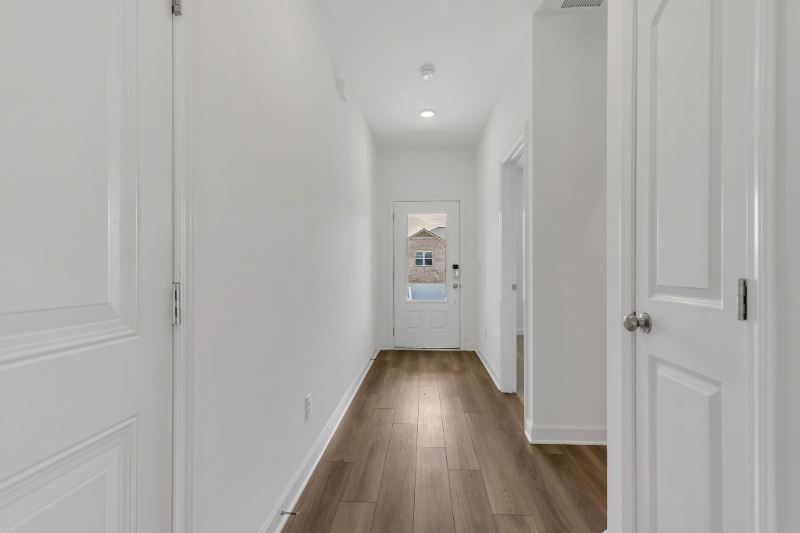 172 Millbrook Dr - Photo 4 of 20