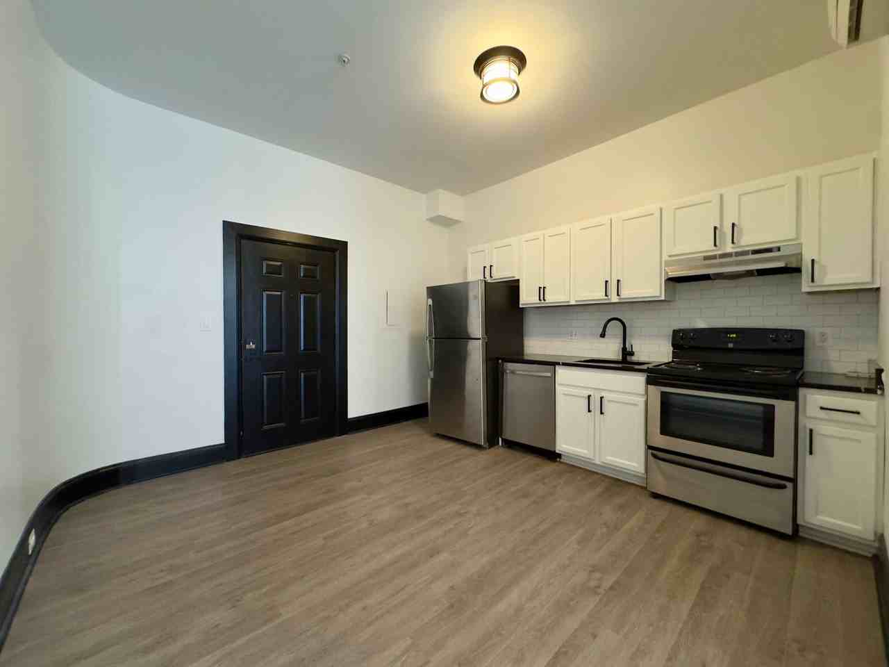 930-938 N Calvert St - Photo 2 of 7