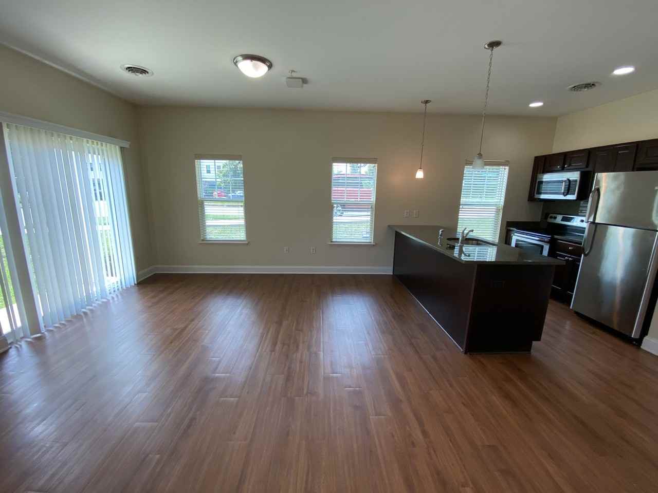 The Springs Luxury Apartments - Photo 4 of 18