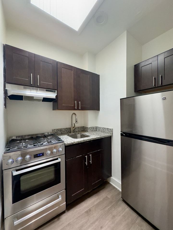 4 & 10 E Biddle Street - Photo 2 of 17