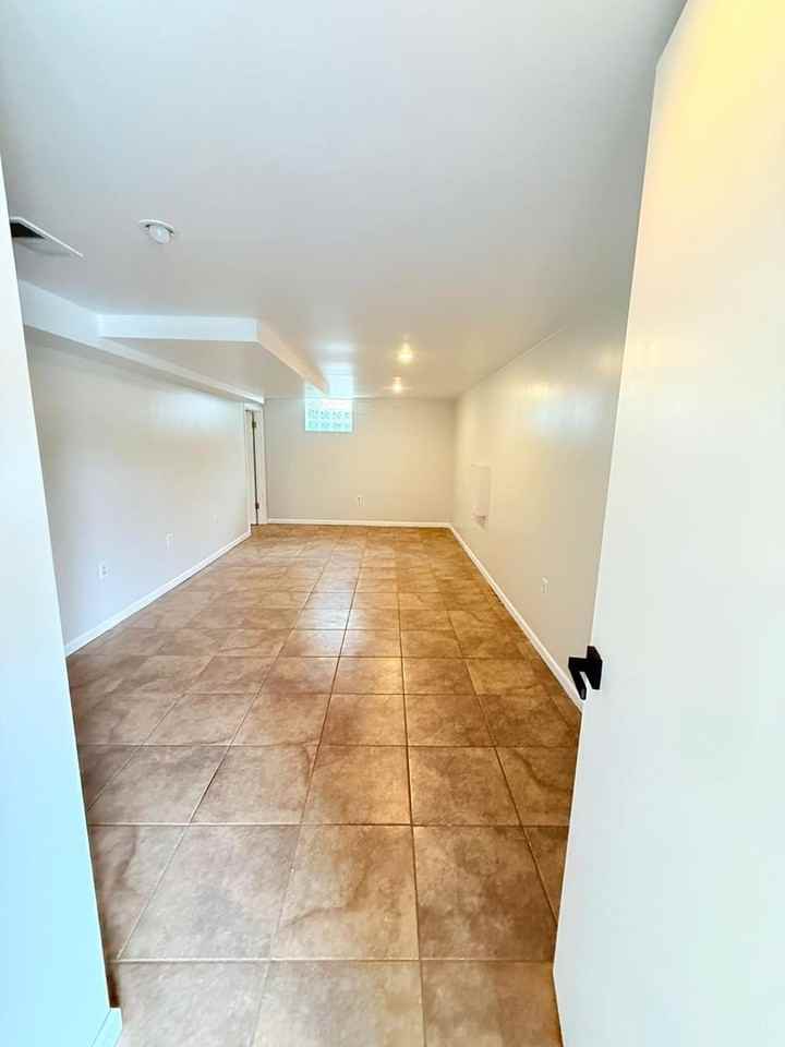 705 De Haviland Dr - Photo 4 of 13