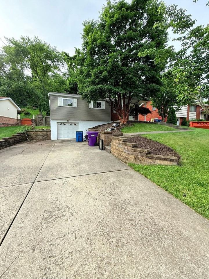 705 De Haviland Dr - Photo 2 of 13