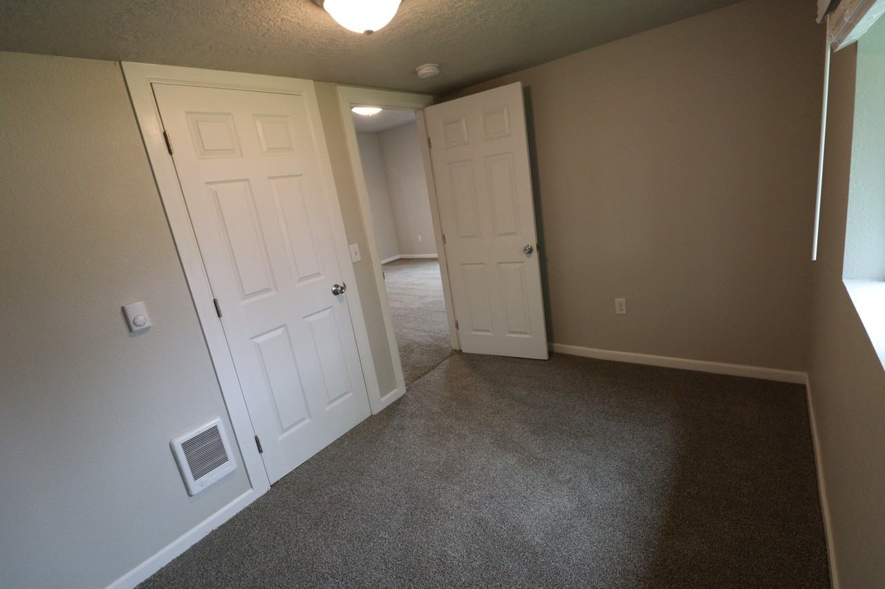 625 25th Street Southeast - Photo 2 of 13