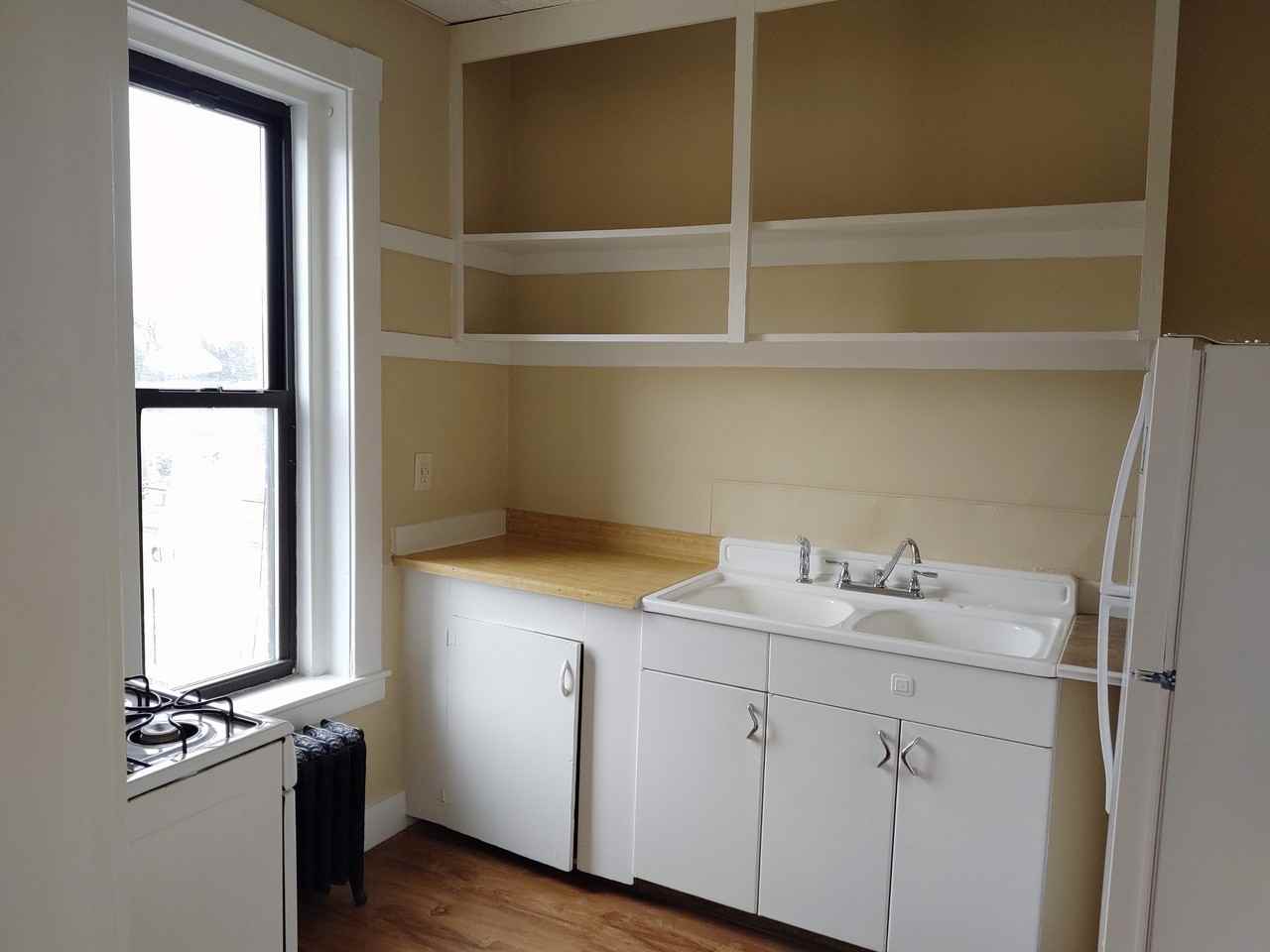 94 Park Ave #10 - Photo 2 of 11