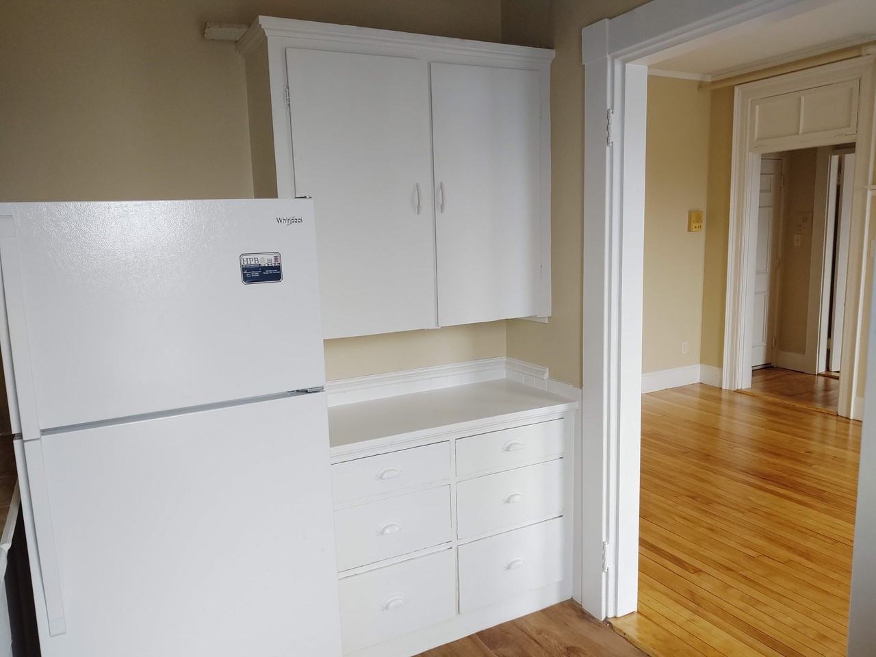 94 Park Ave #10 - Photo 3 of 11