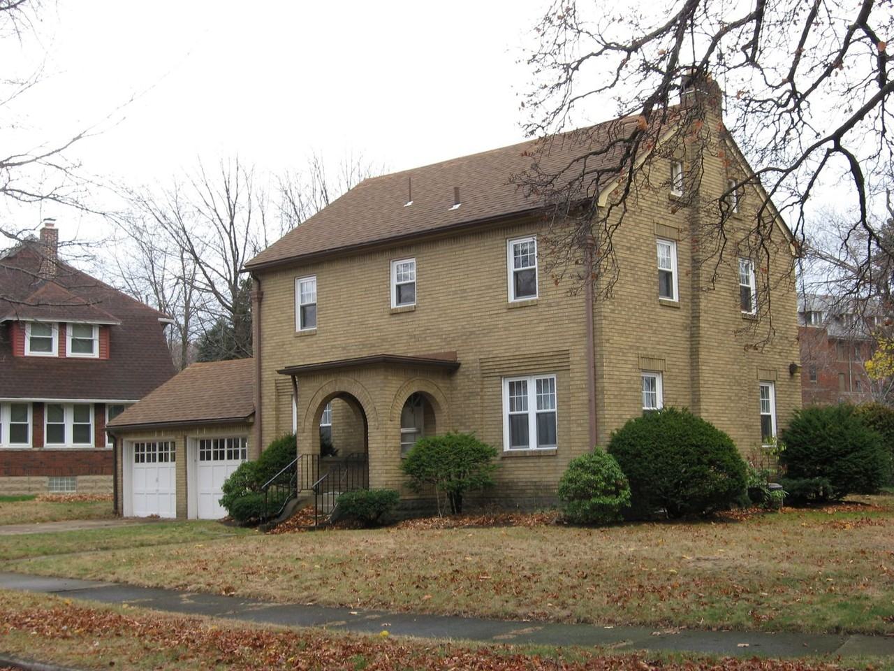 512 Virginia Avenue - Photo 2 of 8