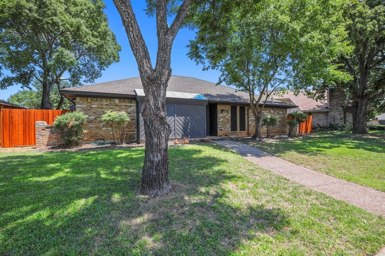 39 Lakewood Dr - Photo 2 of 27