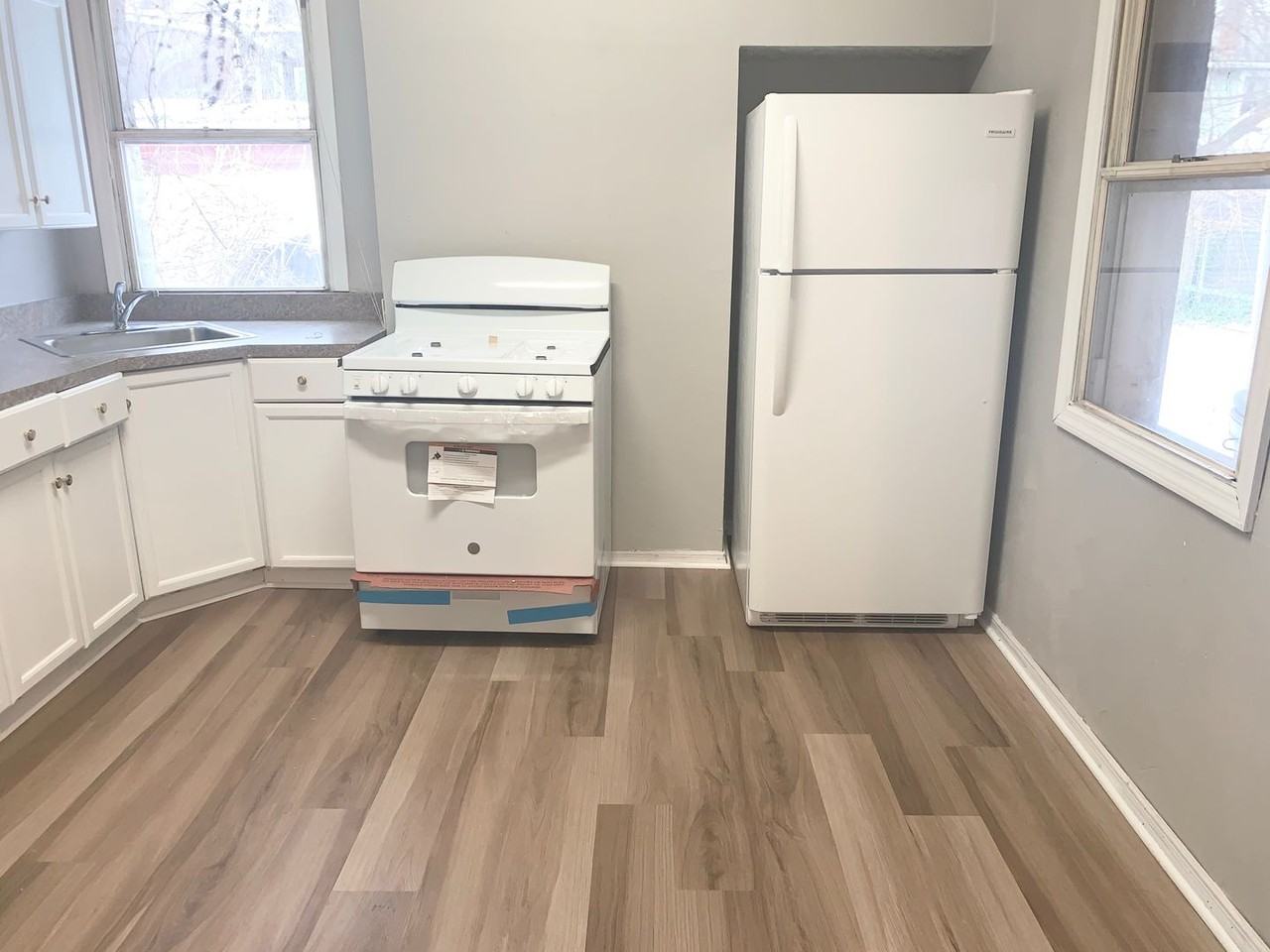 1212 Thelma St - Photo 2 of 12