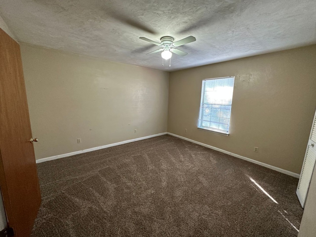 705 Pointe Ct - Photo 6 of 6