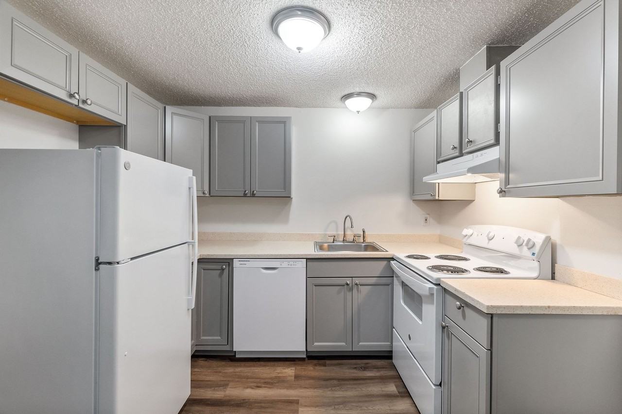 Shadow Wood Apartments - Photo 2 of 18