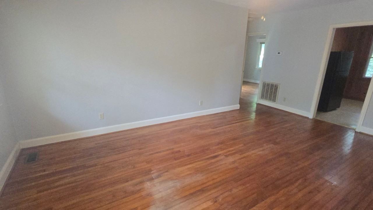1555 Lonsford Dr - Photo 6 of 21