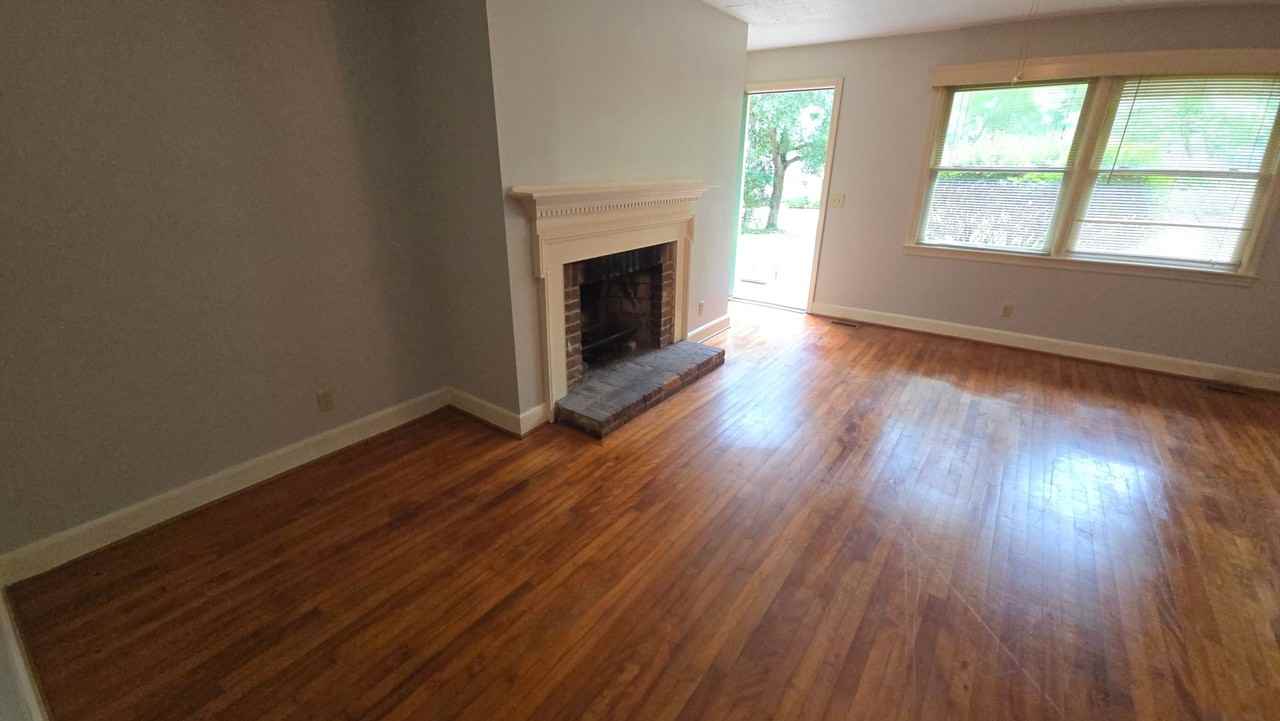 1555 Lonsford Dr - Photo 7 of 21