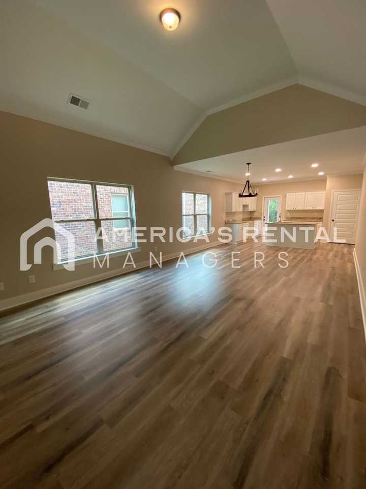 5549 Park Side Rd - Photo 2 of 20
