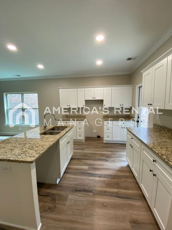 5549 Park Side Rd - Photo 5 of 20
