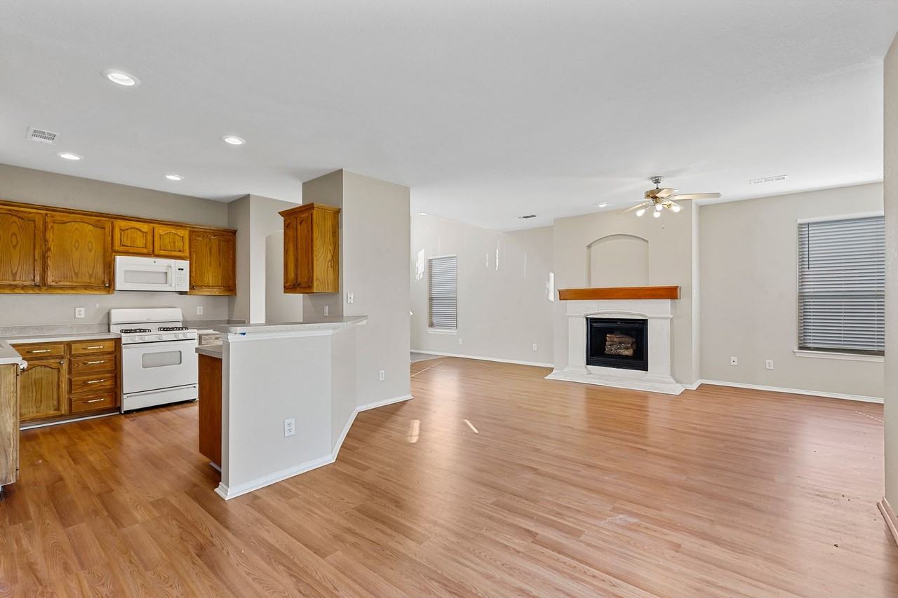 2728 Mountain Lion Drive - Photo 6 of 19