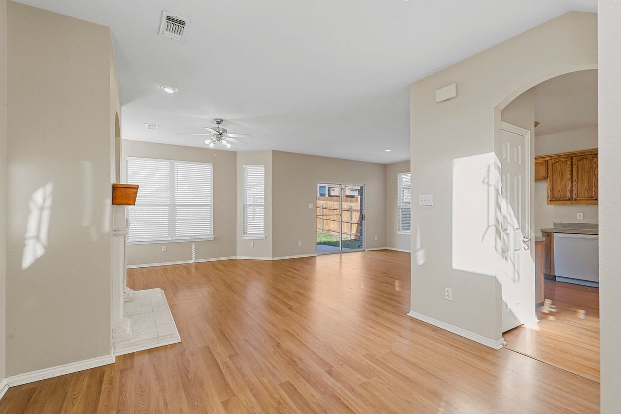 2728 Mountain Lion Drive - Photo 7 of 19