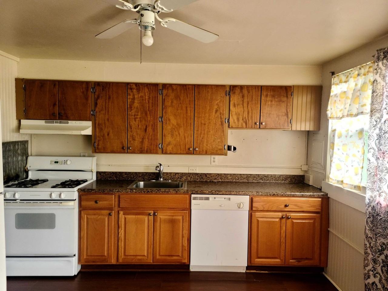 4160 Hollins Ferry Rd - Photo 2 of 11