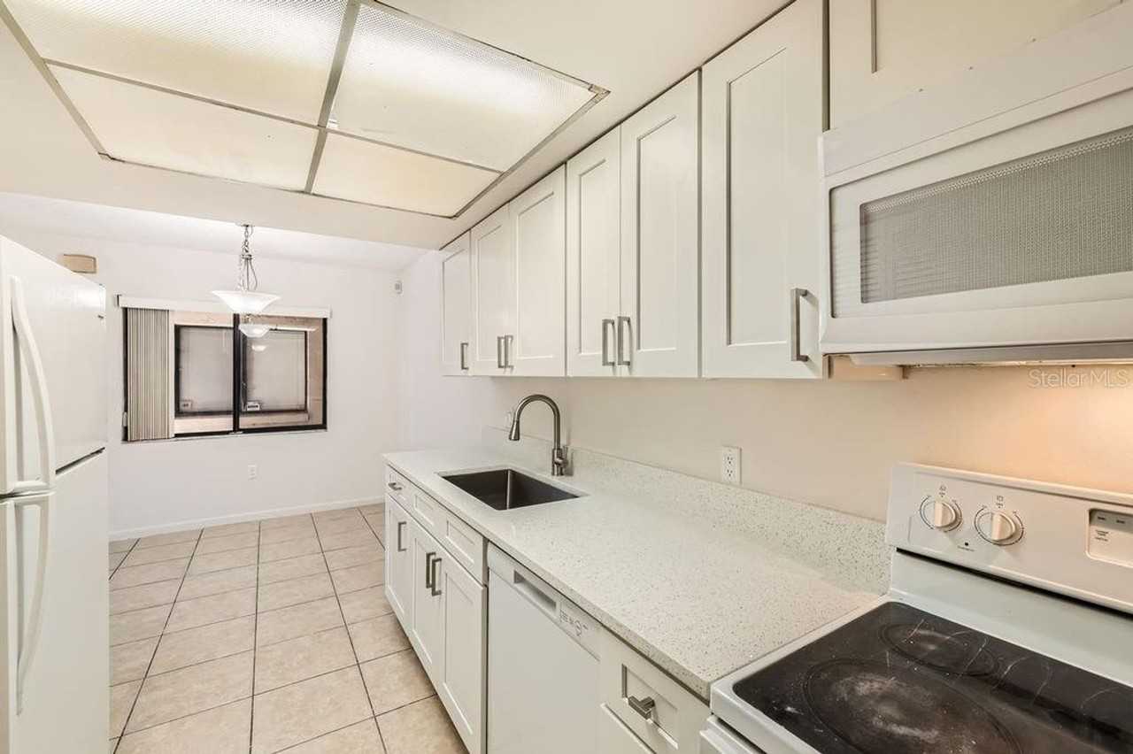 5321 Vineland Rd #C101 - Photo 5 of 12