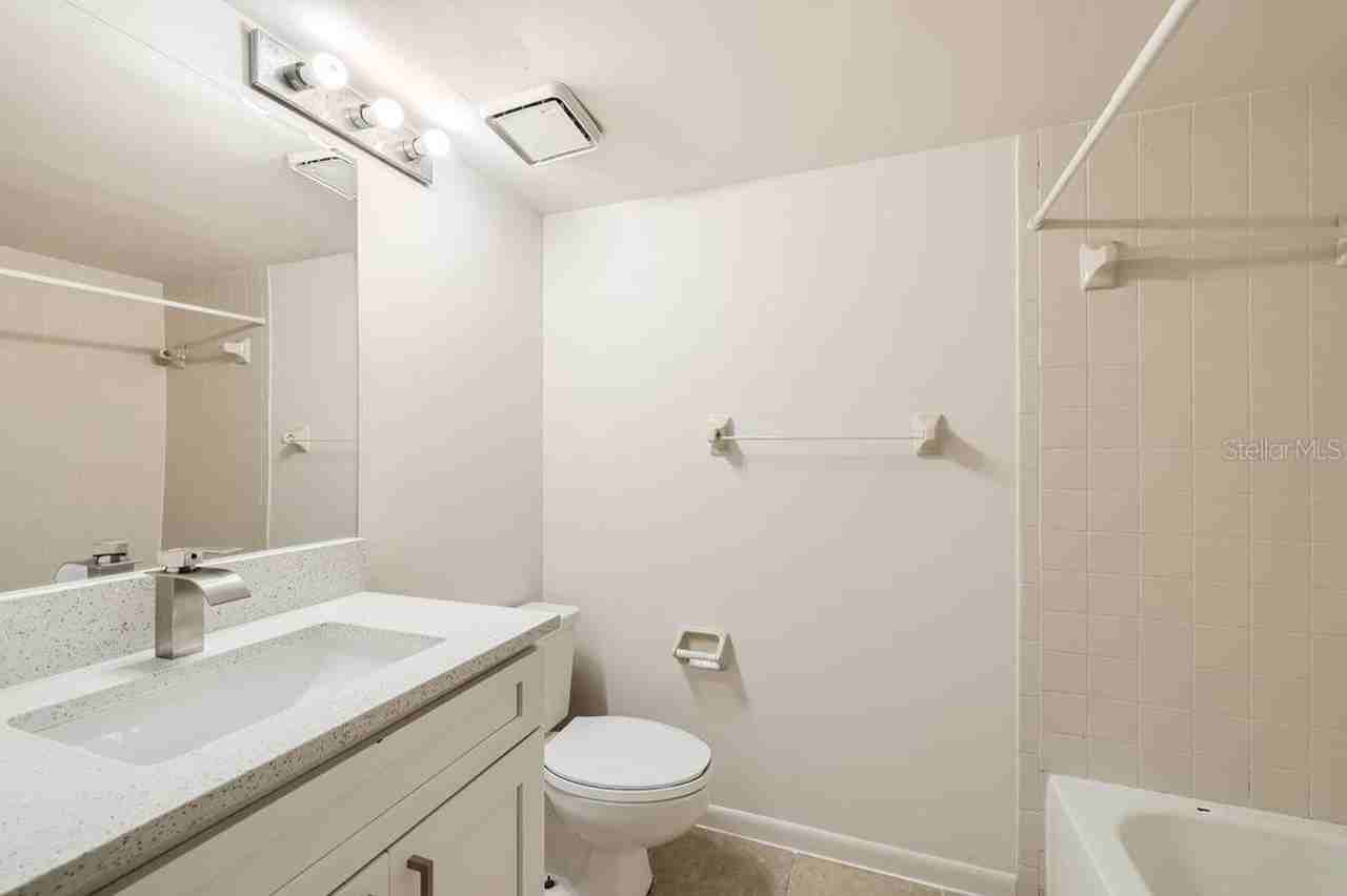 5321 Vineland Rd #C101 - Photo 7 of 12