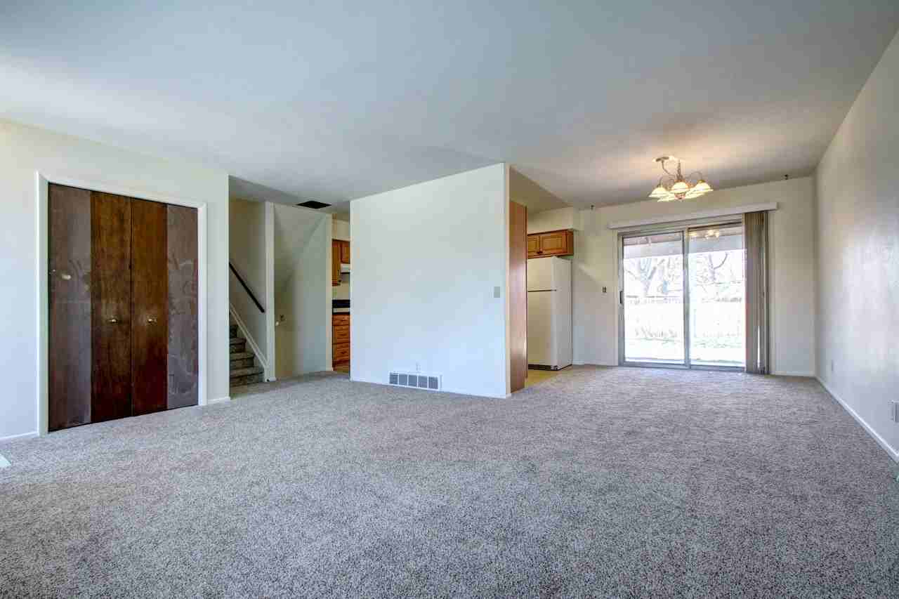 2911 S Clarkson St - Photo 7 of 26