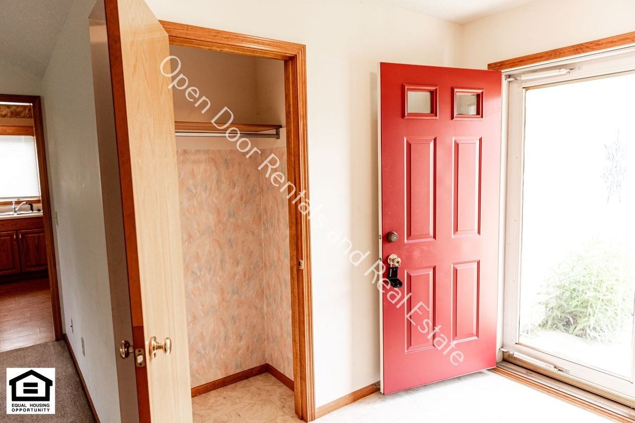10806 Lupine Ln - Photo 4 of 27