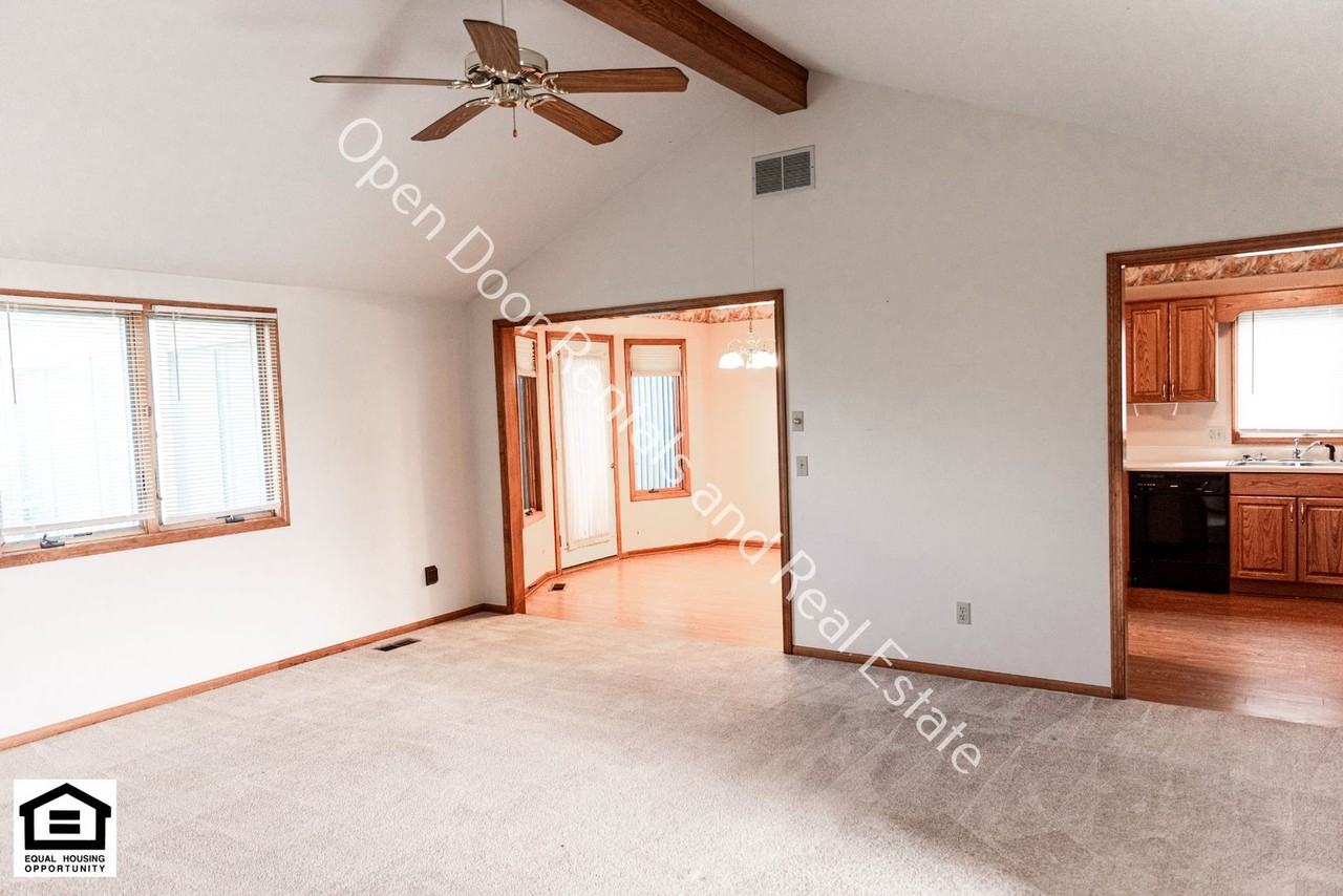 10806 Lupine Ln - Photo 5 of 27