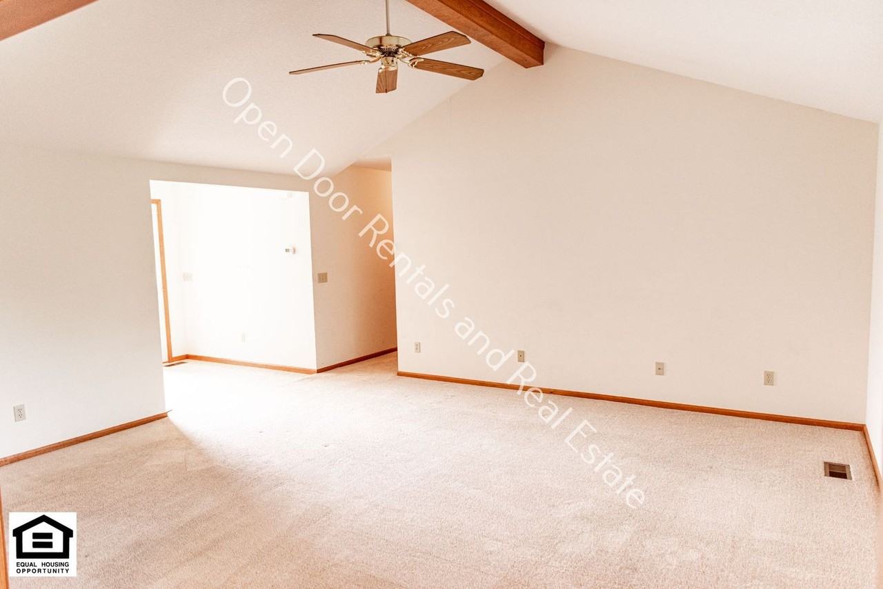 10806 Lupine Ln - Photo 6 of 27