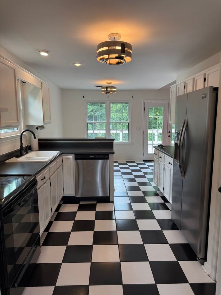 1065 Meandering Way - Photo 3 of 15