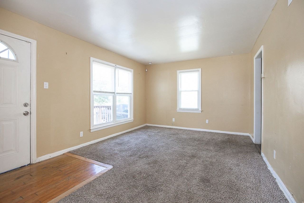 12909 Astor Ave - Photo 3 of 18