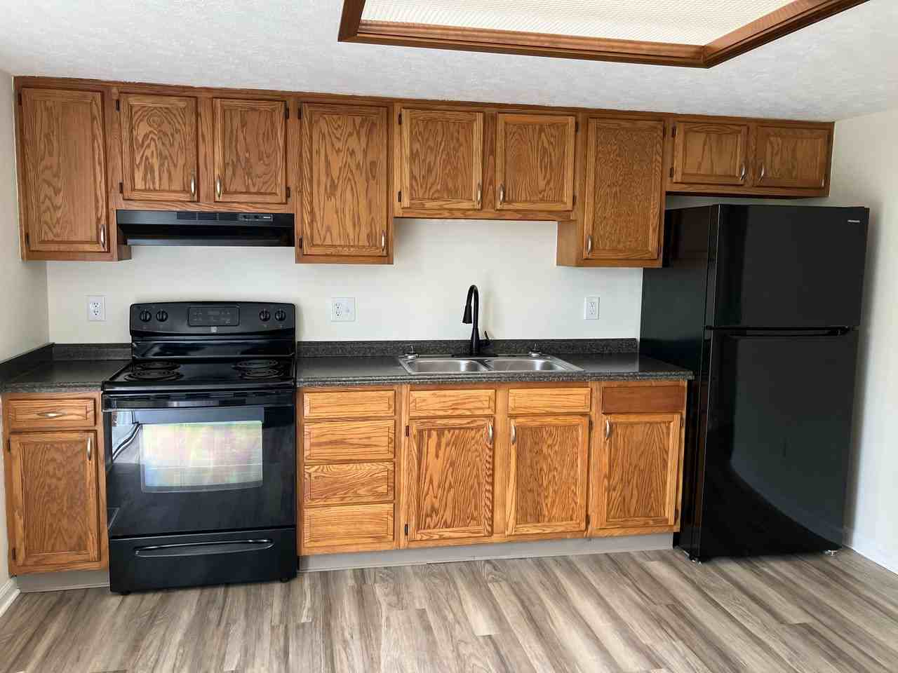1140 Stephenson Dr Apt C - Photo 2 of 18
