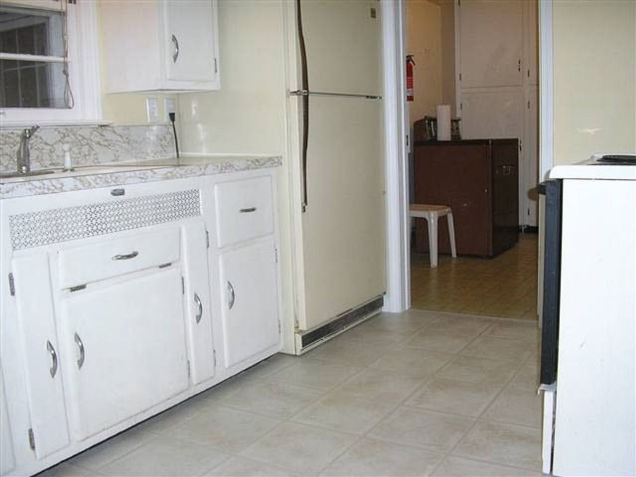 1150 Windsor Dr - Photo 6 of 11