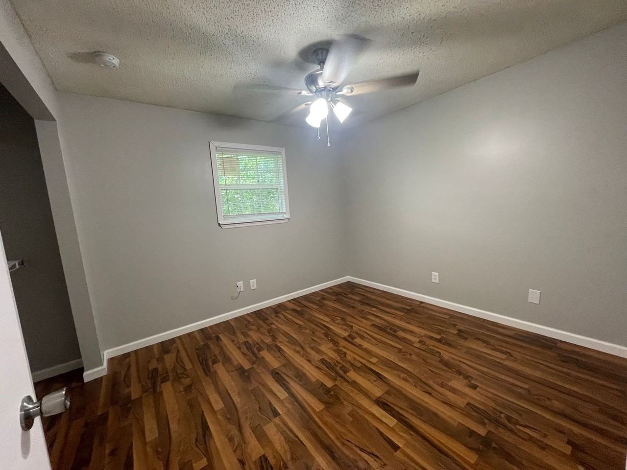 2215 Jonathan Dr Nw - Photo 3 of 7