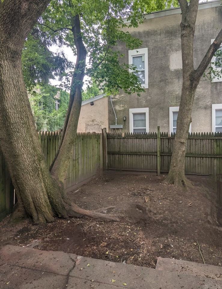 934 Potter St - Photo 2 of 13