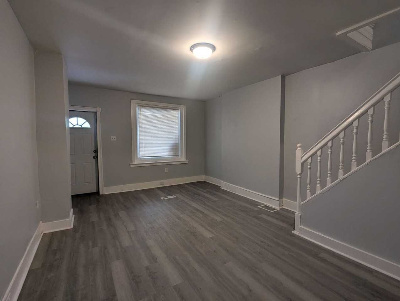 934 Potter St - Photo 3 of 13