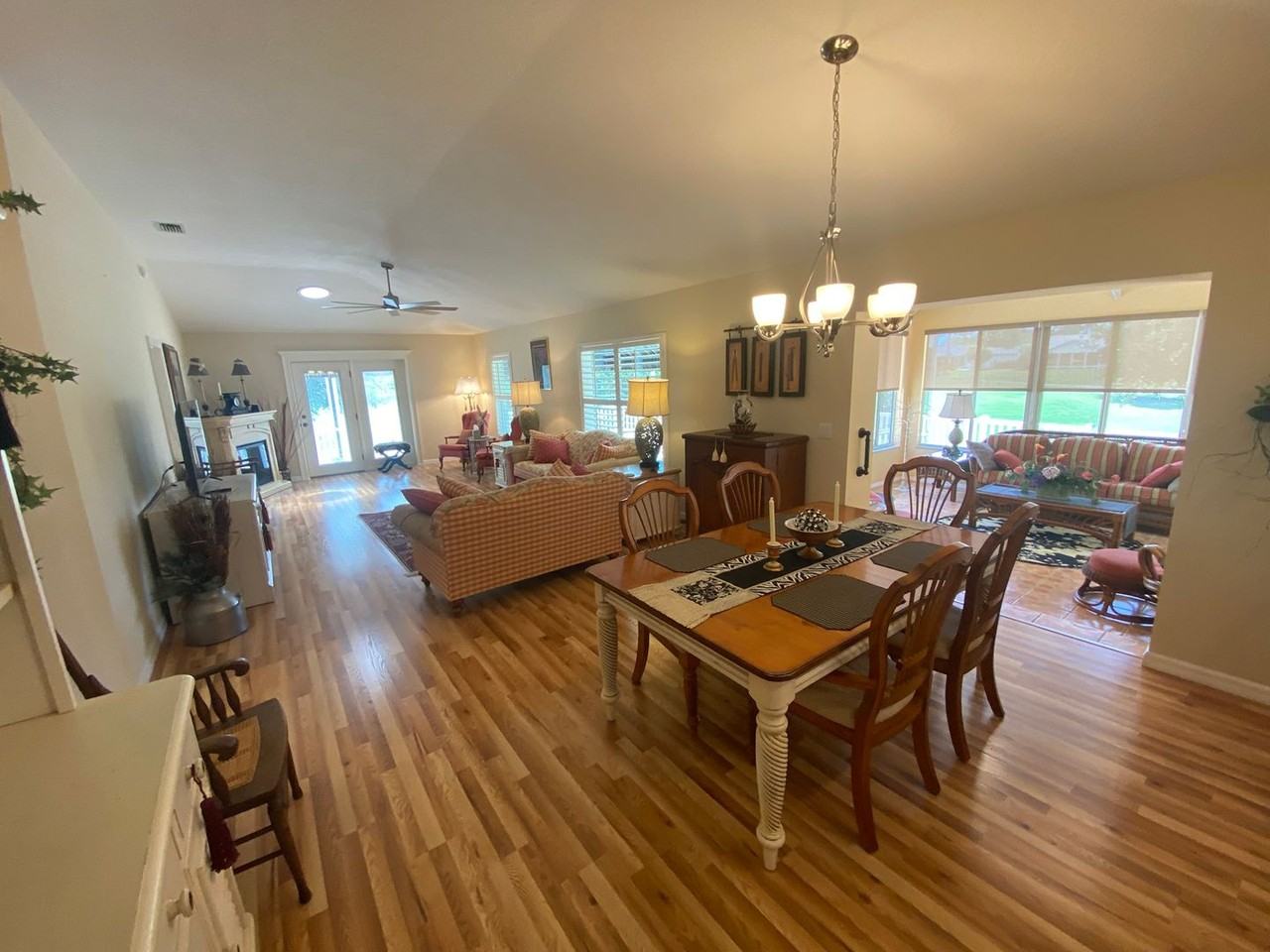 3301 Archer Ave - Photo 7 of 37