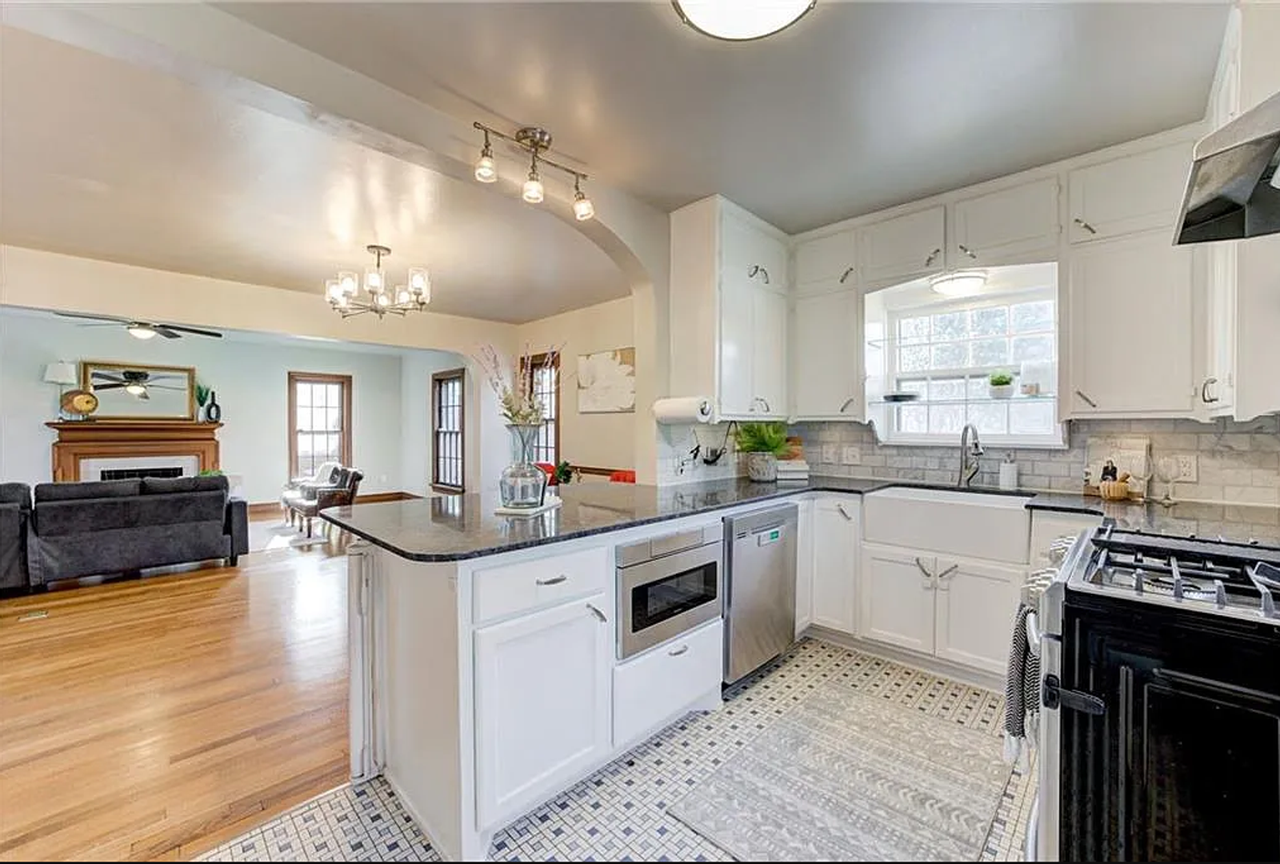 2616 Cummings Dr - Photo 3 of 21