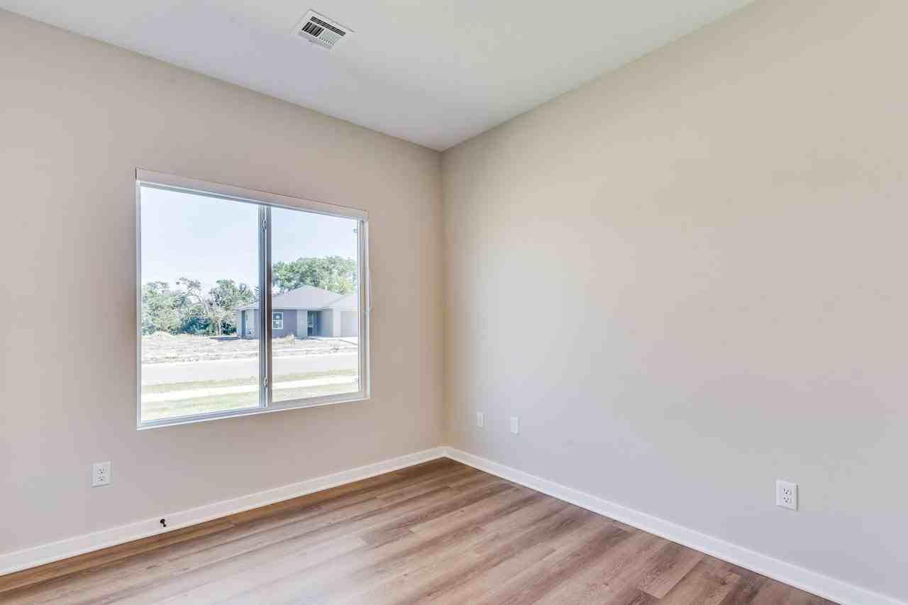 157 157 N Gowen St - Photo 7 of 13