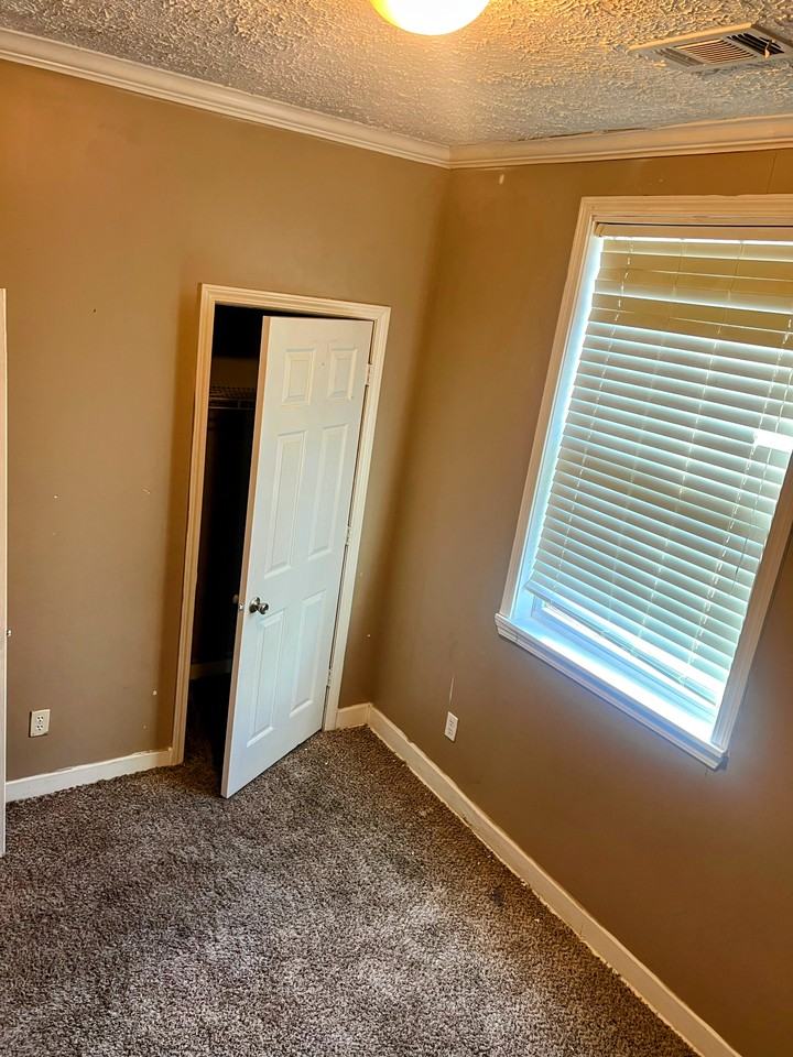 1416 Sumner St #B - Photo 2 of 9