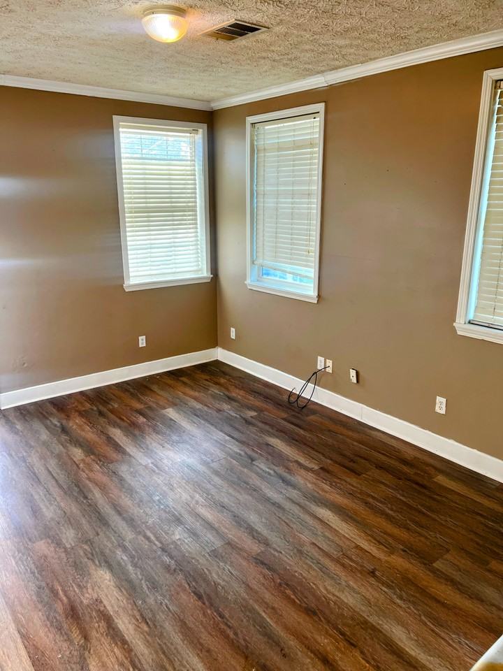 1416 Sumner St #B - Photo 3 of 9