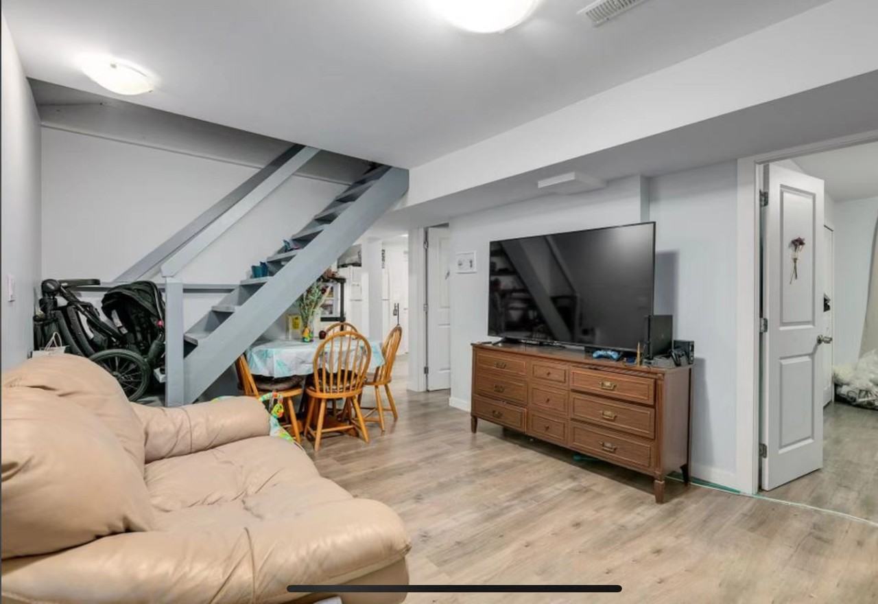 Elgin house - Photo 5 of 11