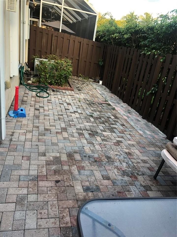 10932 Nw 69th St - Photo 5 of 21