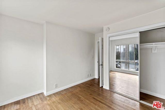 1033 6th St #110B - Photo 5 of 8