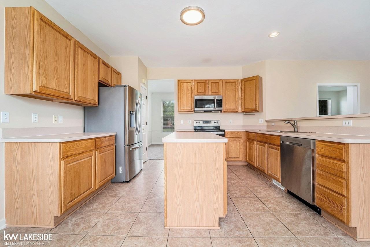 34681 Giannetti Dr - Photo 7 of 29