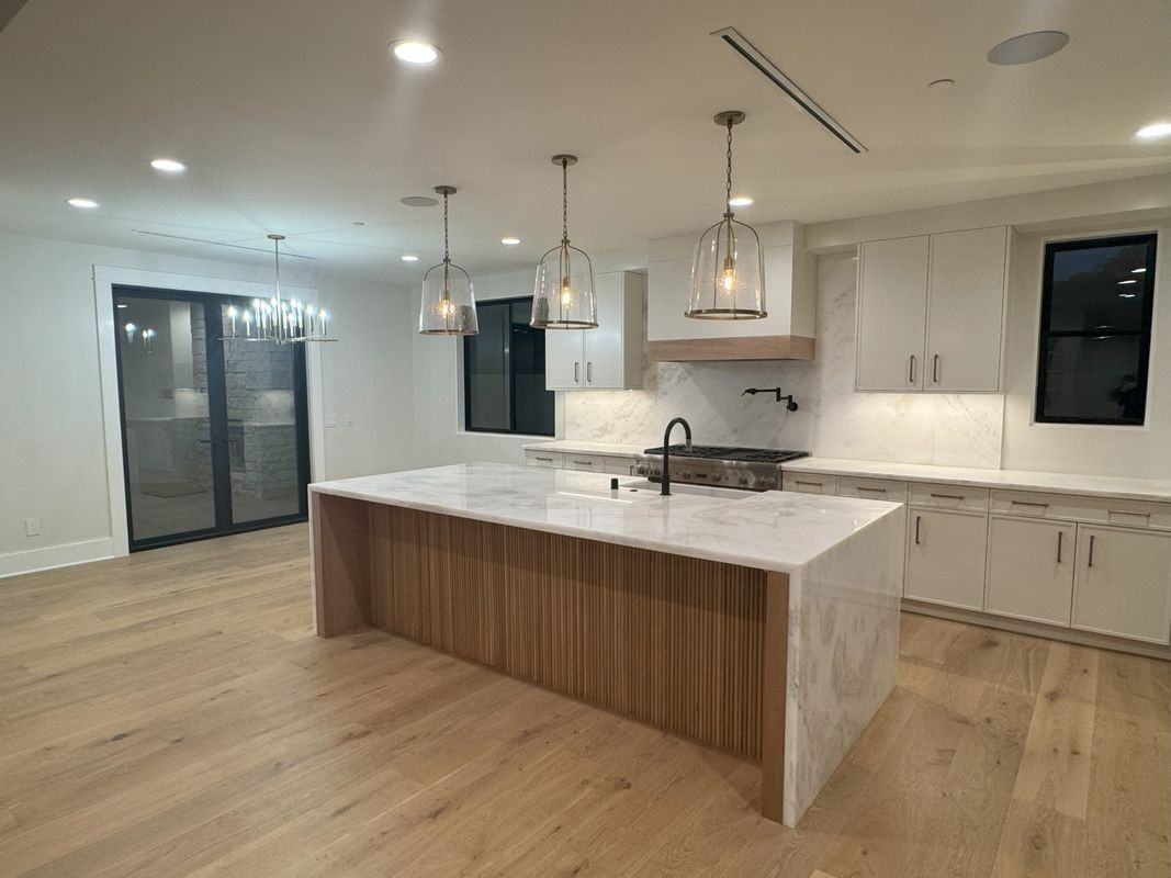 3312 Kenilworth Dr - Photo 2 of 48