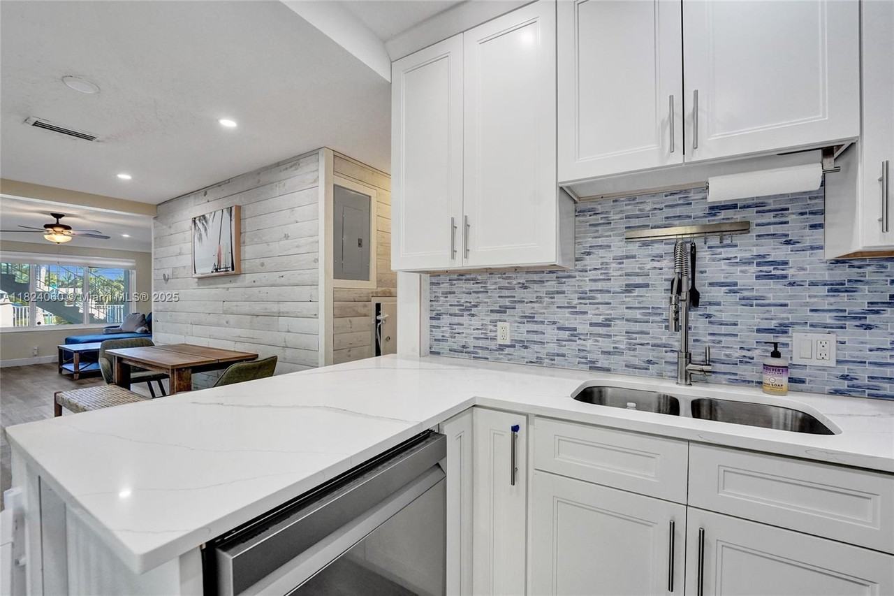 4525 Ne 21st Ave - Photo 4 of 22