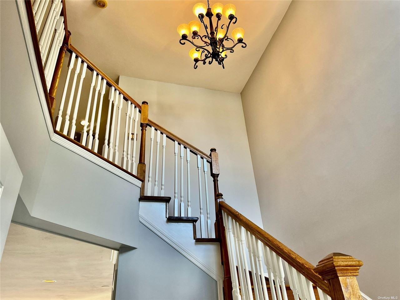 132 Fairfield Dr - Photo 3 of 32